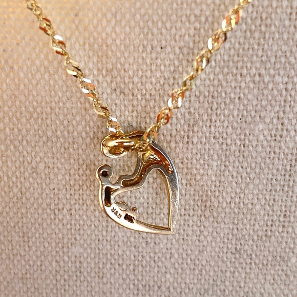 14K Real Yellow Gold Dainty Small "Mother & Child" Pendant. - Picture 8 of 10